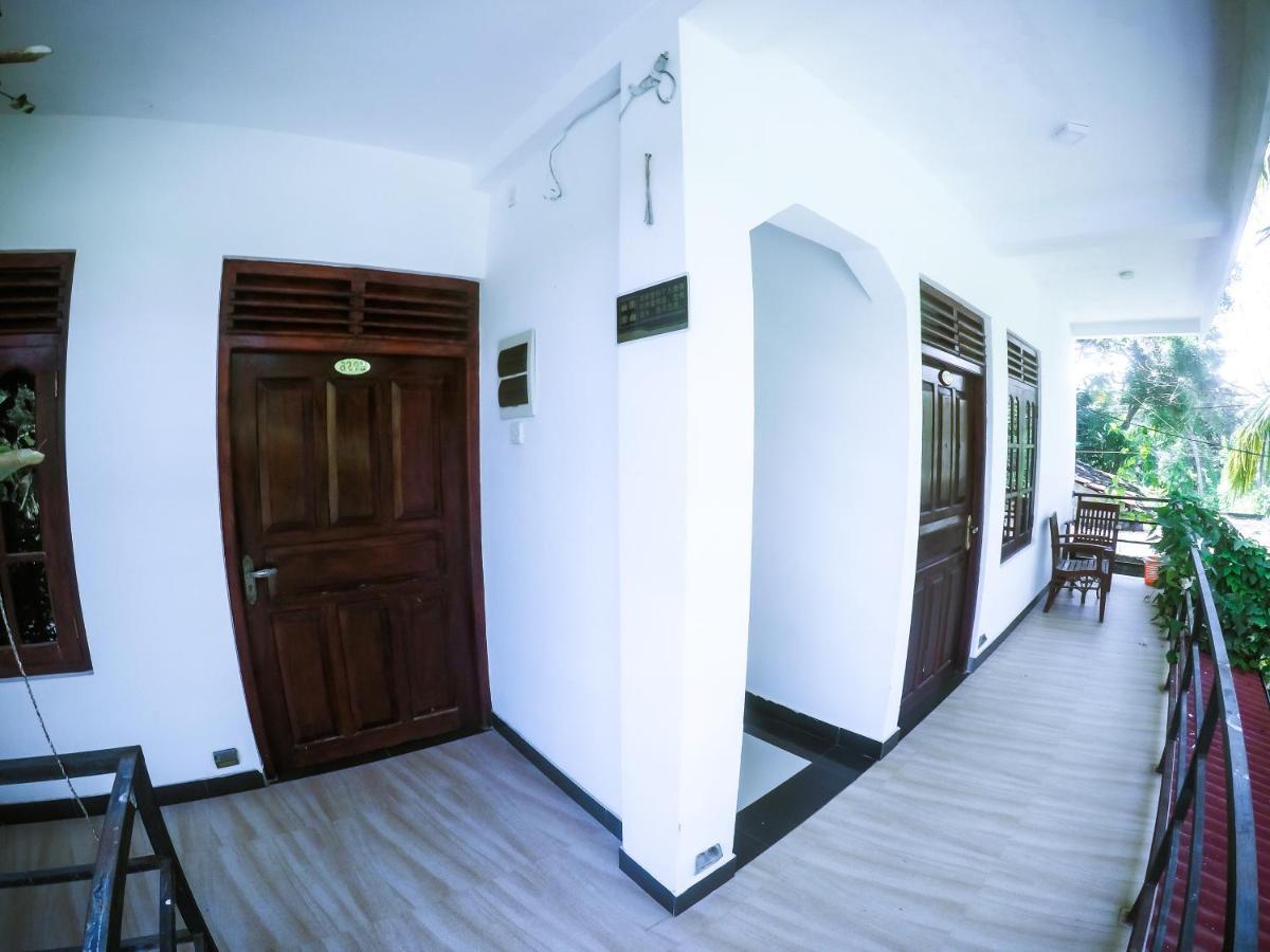 Mirissa Blue Whale Holiday Hotel Exterior foto